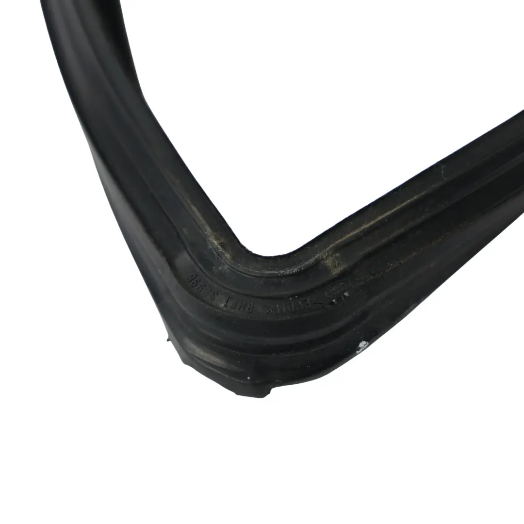 Land Rover Discovery 3 L319 Goma Cristal Puerta Delantero Derecho - SKU CFE000486 - Número de pieza CFE000486