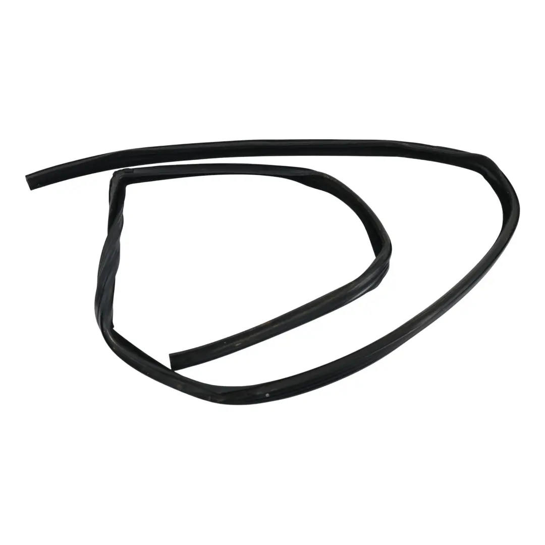 Door Glass Run Seal Rubber Front Left N/S to Land Rover Discovery 3 L319 with Part number CFE000496 Land Rover Discovery 3 L319 Door Glass Run Seal Rubber Front Left N/S - SKU CFE000496 - Part number CFE000496