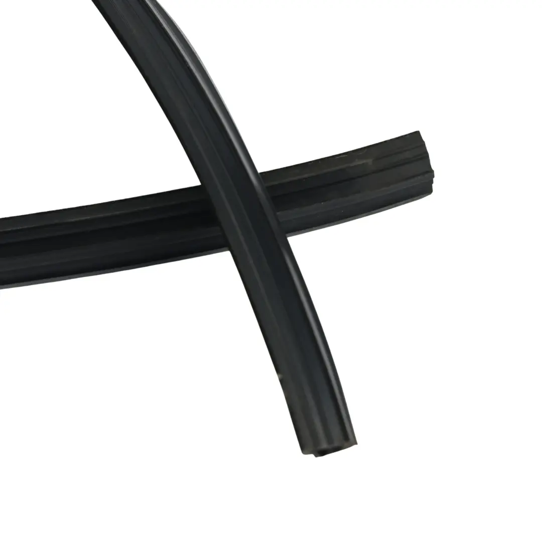 Door Glass Run Seal Rubber Front Left N/S to Land Rover Discovery 3 L319 with Part number CFE000496 Land Rover Discovery 3 L319 Door Glass Run Seal Rubber Front Left N/S - SKU CFE000496 - Part number CFE000496