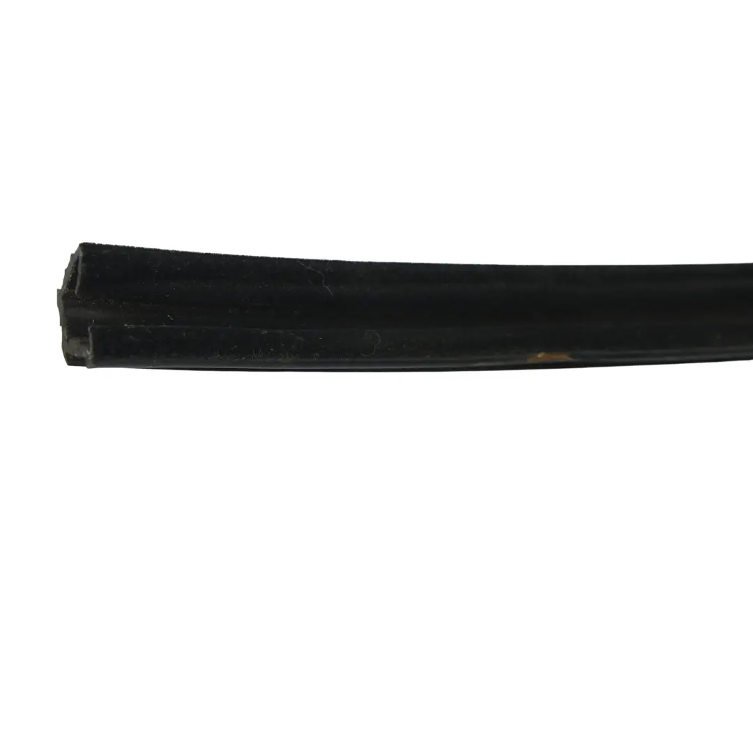 Land Rover Discovery 3 L319 Door Glass Run Seal Rubber Front Left N/S - SKU CFE000496 - Part number CFE000496