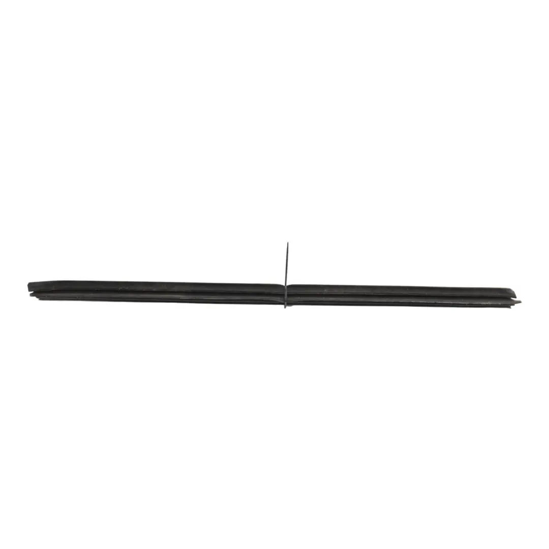 Baguette Étanchéité Vitre Porte Avant Droite L322 XH42-22290-AA pour Land Rover à propos du numéro de pièce CGE000240 Land Rover Baguette Étanchéité Vitre Porte Avant Droite L322 XH42-22290-AA - SKU CGE000240 - Numéro de pièce CGE000240