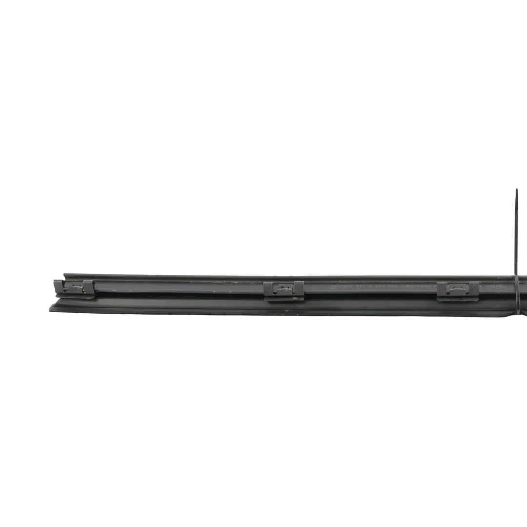 Baguette Étanchéité Vitre Porte Avant Droite L322 XH42-22290-AA pour Land Rover à propos du numéro de pièce CGE000240 Land Rover Baguette Étanchéité Vitre Porte Avant Droite L322 XH42-22290-AA - SKU CGE000240 - Numéro de pièce CGE000240