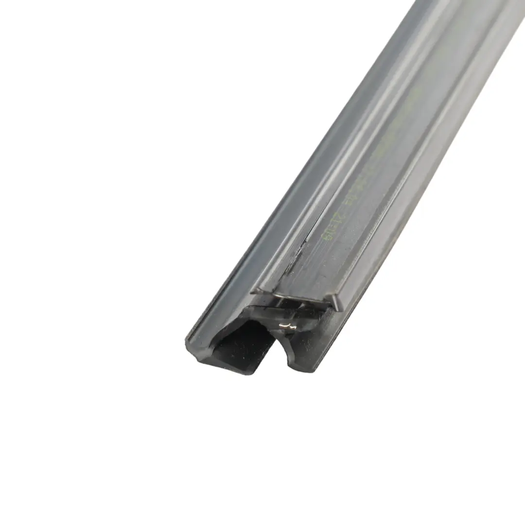 Range Rover L322 Fensterdichtung Tür Vorne Innen Links - SKU CGE000250 - Teilenummer CGE000250