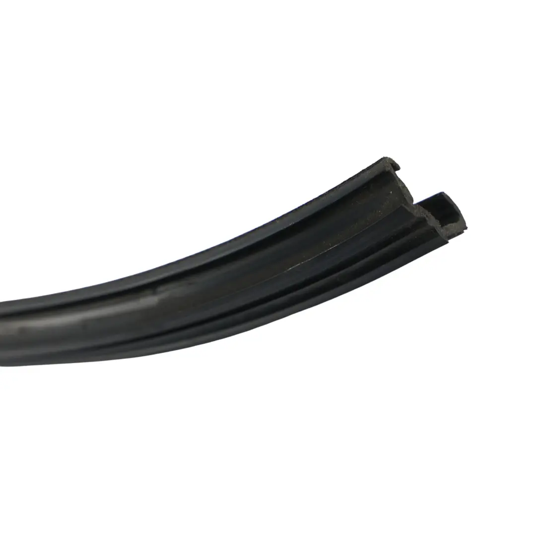 Land Rover Discovery 3 L319 Joint Vitre Porte Arrière Gauche - SKU CGE000454 - Numéro de pièce CGE000454