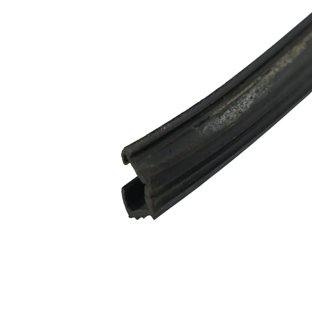 Land Rover Discovery 3 L319 Door Window Glass Run Rear Left N/S - SKU CGE000454 - Part number CGE000454