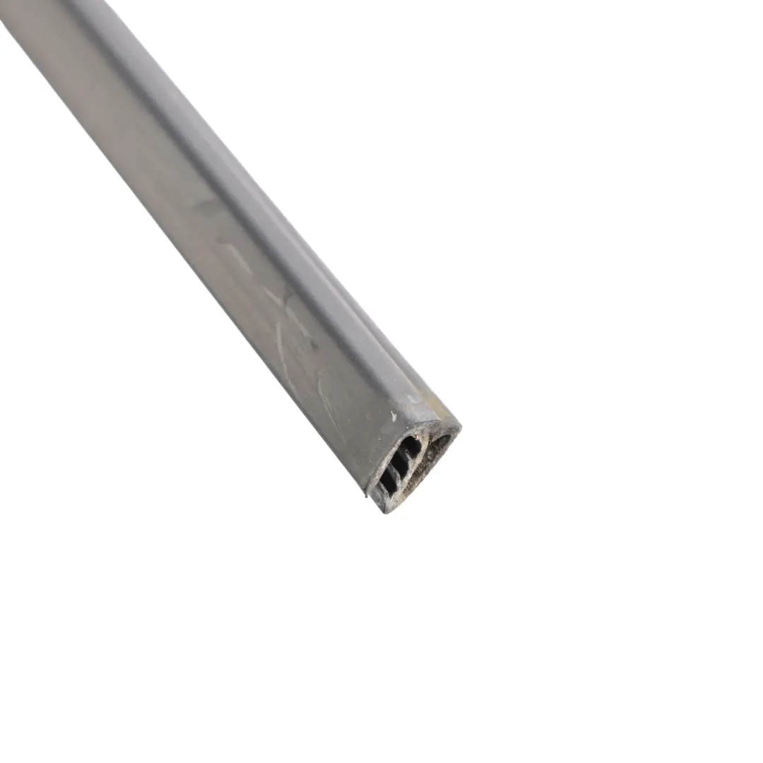 Bande Vitre Porte Avant Droite 3H42-202W08-AA pour Land Rover Range Rover L322 à propos du numéro de pièce CGE000622 Land Rover Range Rover L322 Bande Vitre Porte Avant Droite 3H42-202W08-AA - SKU CGE000622 - Numéro de pièce CGE000622