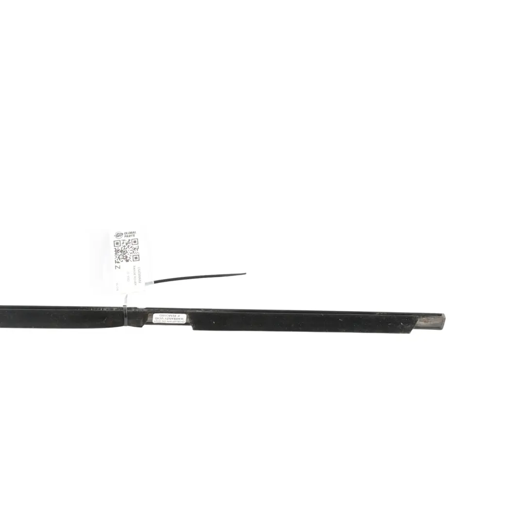 Door Window Seal Strip Moulding Outer Left N/S to Range Rover L322 Rear with Part number CGE000652 Range Rover L322 Rear Door Window Seal Strip Moulding Outer Left N/S - SKU CGE000652 - Part number CGE000652