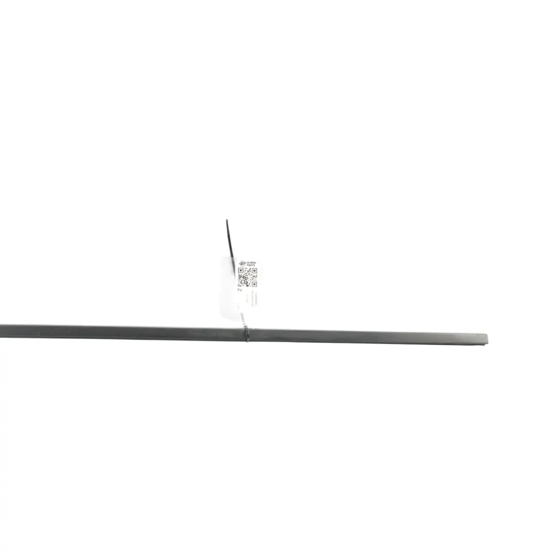Door Window Seal Strip Moulding Outer Left N/S to Range Rover L322 Rear with Part number CGE000652 Range Rover L322 Rear Door Window Seal Strip Moulding Outer Left N/S - SKU CGE000652 - Part number CGE000652