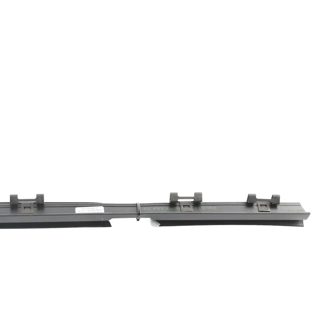 Range Rover L322 Joint Bande Vitre Porte Arrière Intérieur Gauche - SKU CGE000810 - Numéro de pièce CGE000810