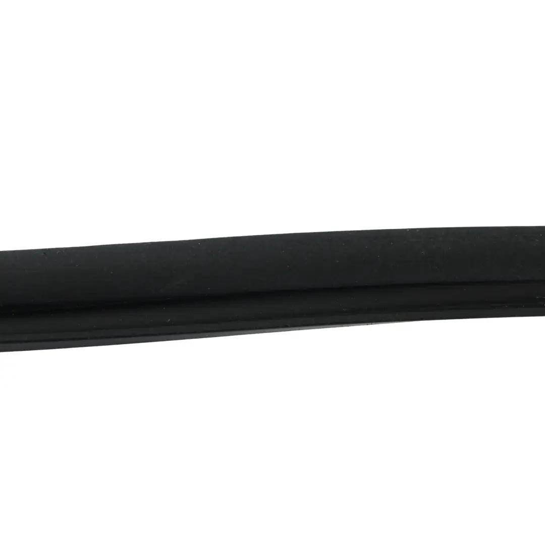 Guarnizione Finestrino Anteriore Destro per Land Rover Discovery 3 L319 con numero di parte CHE50006 Land Rover Discovery 3 L319 Guarnizione Finestrino Anteriore Destro - SKU CHE50006 - Numero di parte CHE50006