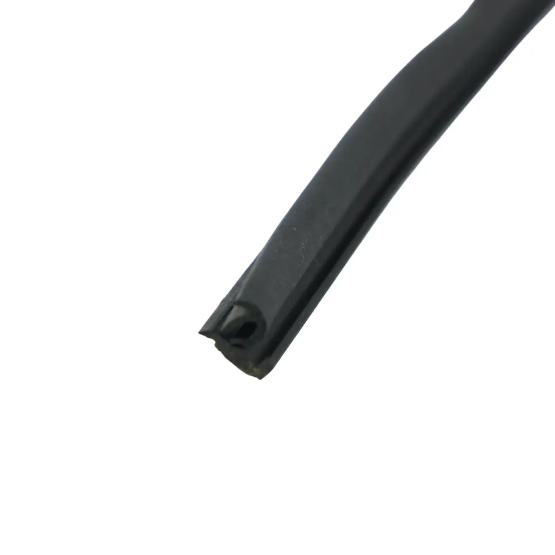 Joint Caoutchouc Vitre Avant Droit pour Land Rover Discovery 3 L319 à propos du numéro de pièce CHE50006 Land Rover Discovery 3 L319 Joint Caoutchouc Vitre Avant Droit - SKU CHE50006 - Numéro de pièce CHE50006