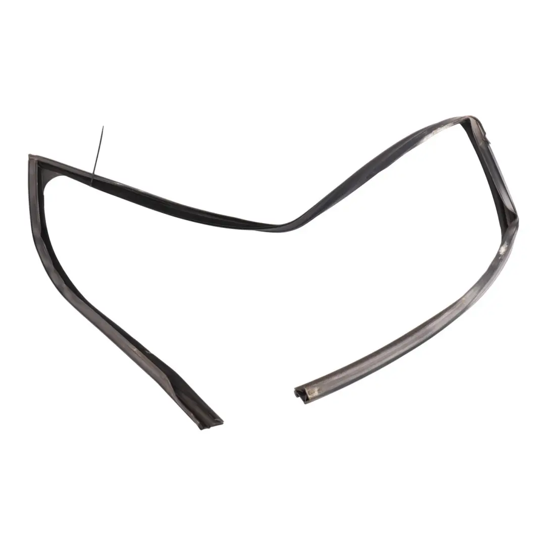 Land Rover L322 Joint Vitre Porte Avant Cadre Caoutchouc Droit - SKU CUC000024 - Numéro de pièce CUC000024