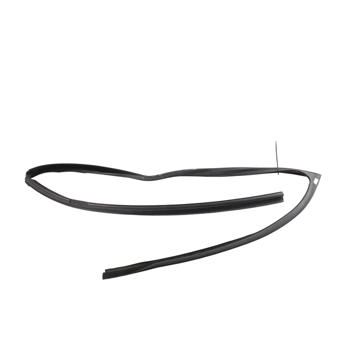 Land Rover L322 Joint Vitre Porte Avant Cadre Caoutchouc Droit - SKU CUC000024 - Numéro de pièce CUC000024