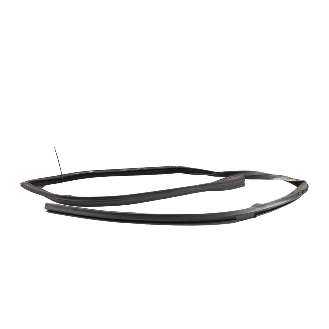 Land Rover L322 Joint Vitre Porte Avant Cadre Caoutchouc Droit - SKU CUC000024 - Numéro de pièce CUC000024