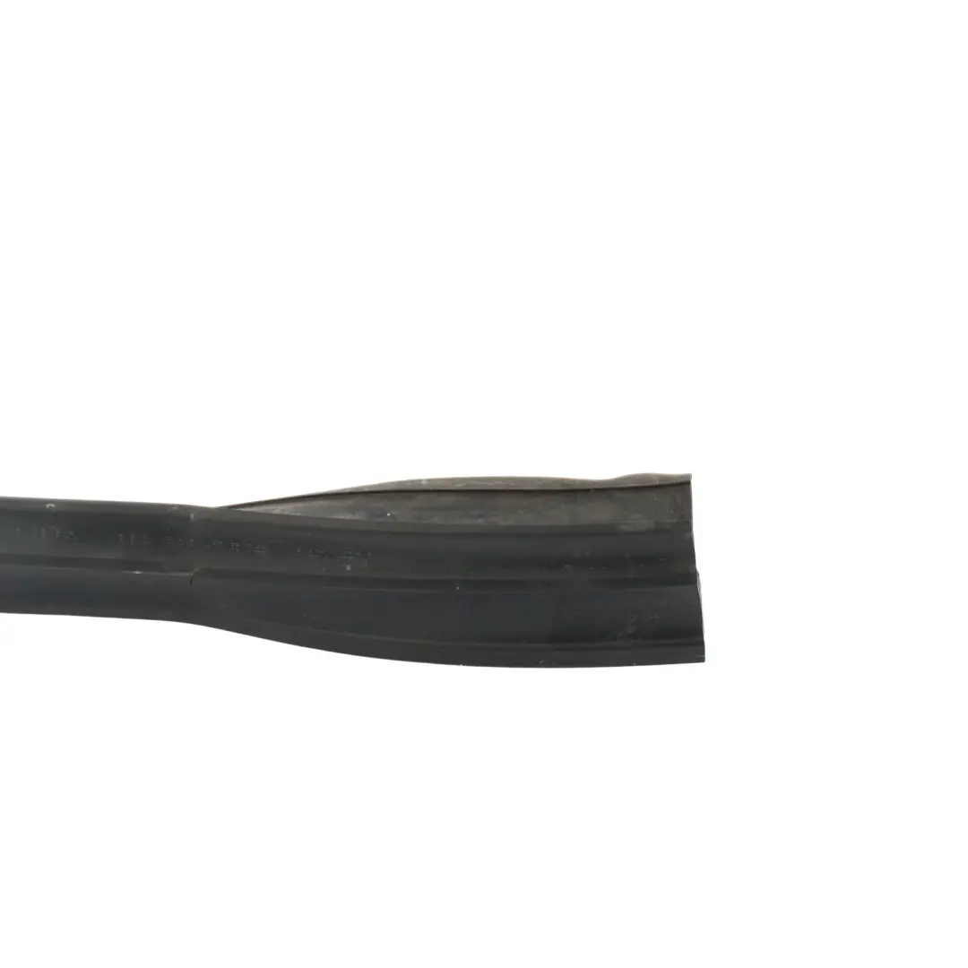 Joint Vitre Porte Avant Cadre Caoutchouc Droit pour Land Rover L322 à propos du numéro de pièce CUC000024 Land Rover L322 Joint Vitre Porte Avant Cadre Caoutchouc Droit - SKU CUC000024 - Numéro de pièce CUC000024