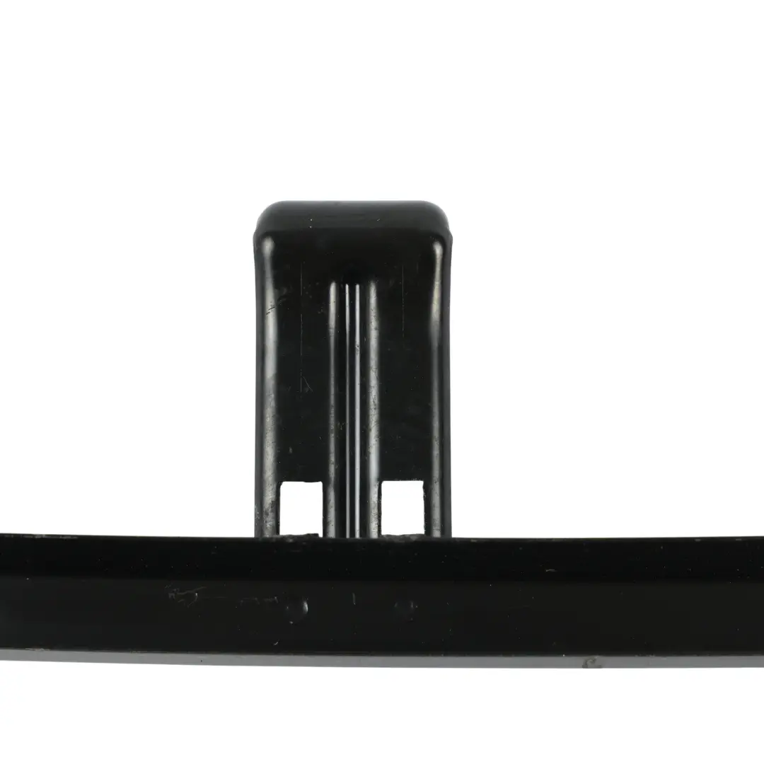 Guía Ventana Puerta Delantera Izquierda para Range Rover Sport L320 con número de pieza CUE500070 Range Rover Sport L320 Guía Ventana Puerta Delantera Izquierda - SKU CUE500070 - Número de pieza CUE500070