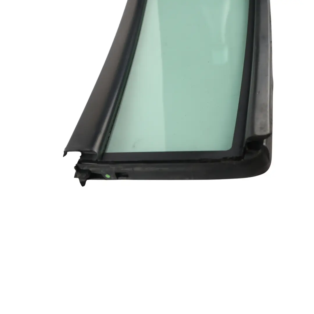 Cristal Ventana Trasero Izquierdo Verde para Land Rover Discovery 3 L319 con número de pieza CVB000855 Land Rover Discovery 3 L319 Cristal Ventana Trasero Izquierdo Verde - SKU CVB000855 - Número de pieza CVB000855
