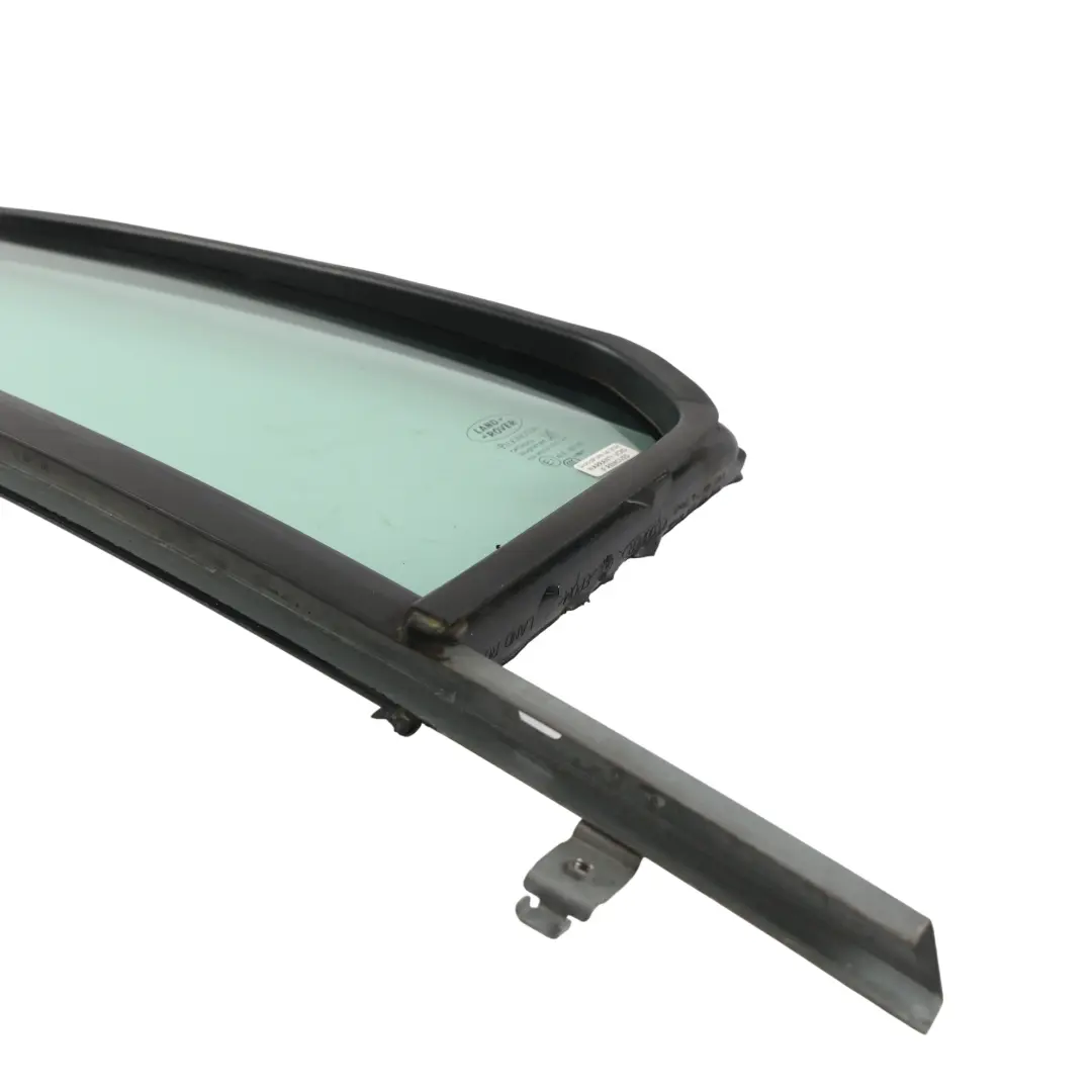 Cristal Ventana Trasero Izquierdo Verde para Land Rover Discovery 3 L319 con número de pieza CVB000855 Land Rover Discovery 3 L319 Cristal Ventana Trasero Izquierdo Verde - SKU CVB000855 - Número de pieza CVB000855