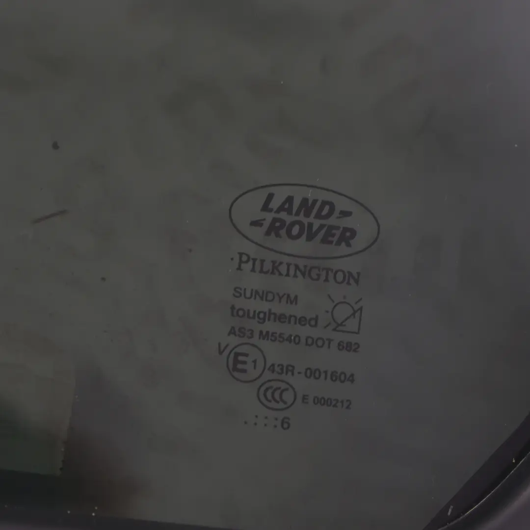 Vetro Posteriore Sinistro AS3 5H22-29751-BA per Land Rover Discovery 4 L319 con numero di parte CVB500890 Land Rover Discovery 4 L319 Vetro Posteriore Sinistro AS3 5H22-29751-BA - SKU CVB500890 - Numero di parte CVB500890