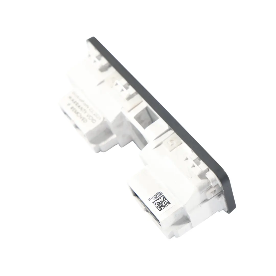 Gniazdo Multimedialne USB AUX do Land Rover Discovery 4 L319 o numerze DH22-19C166-CA Land Rover Discovery 4 L319 Gniazdo Multimedialne USB AUX - SKU DH22-19C166-CA - Numer Części DH22-19C166-CA