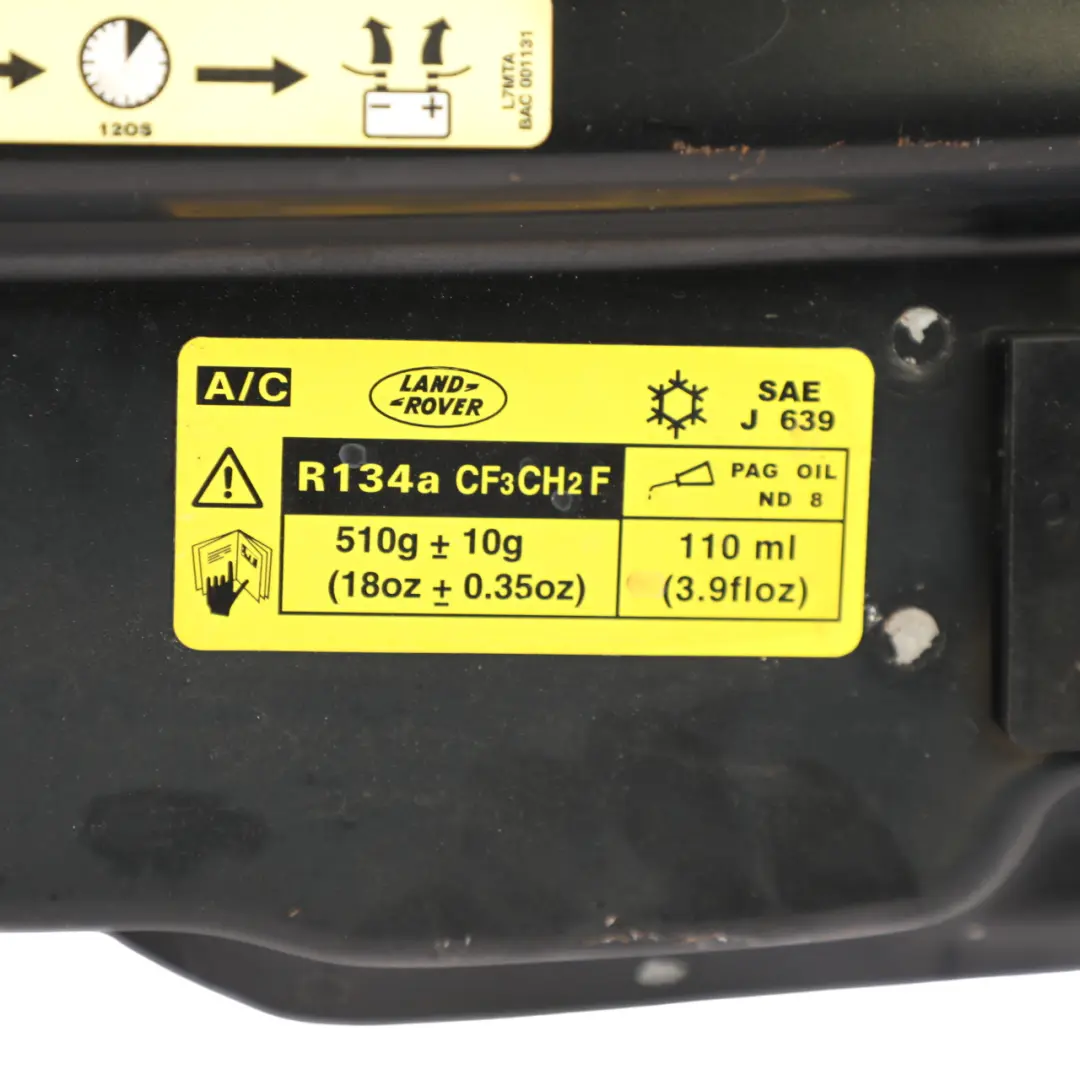 Range Rover L322 Support Serrure Traverse Avant Supérieur - SKU DHU000102 - Numéro de pièce DHU000102