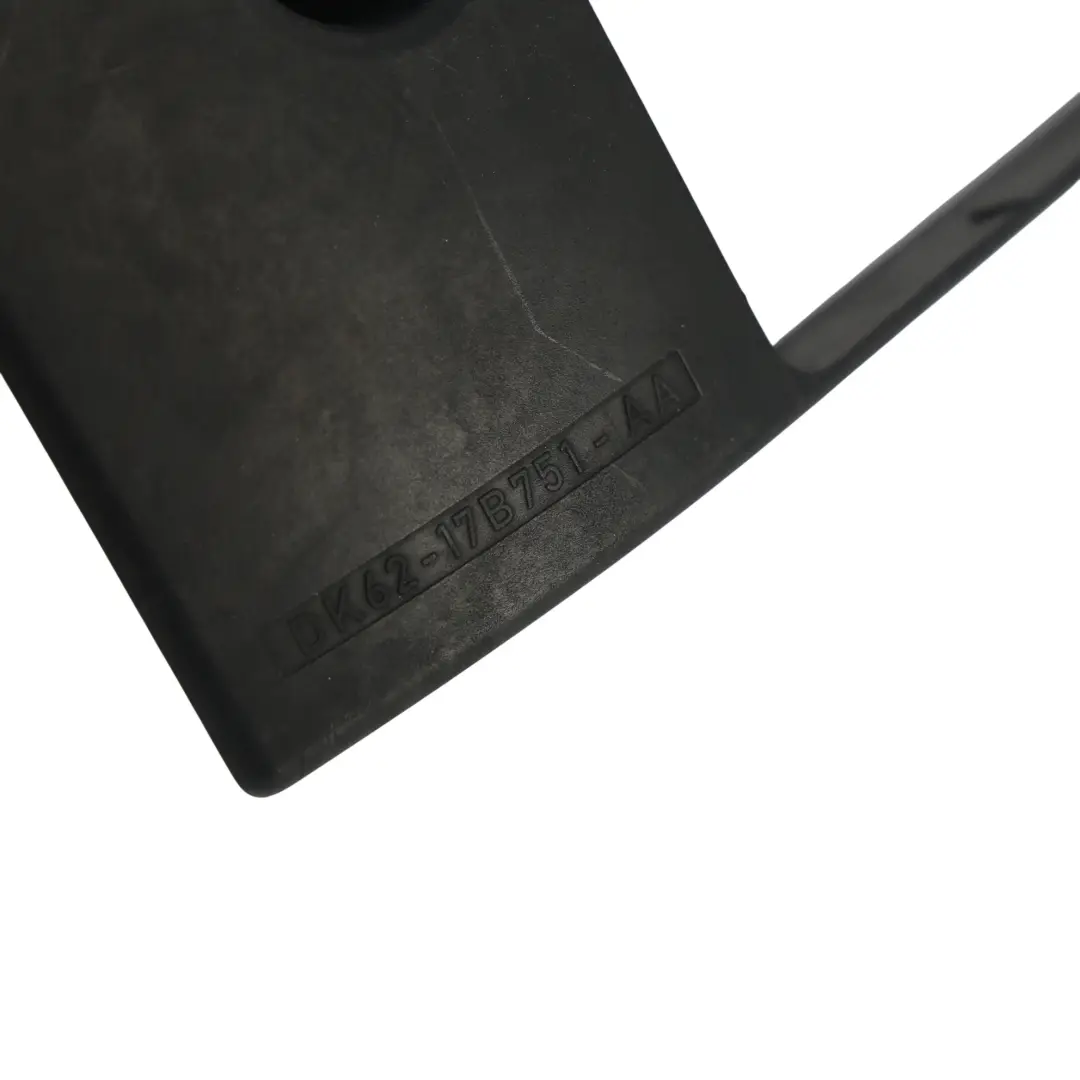 Range Rover Evoque L538 Support Capteur Angle Mort Arrière Droit - SKU DK62-17B751-AA - Numéro de pièce DK62-17B751-AA