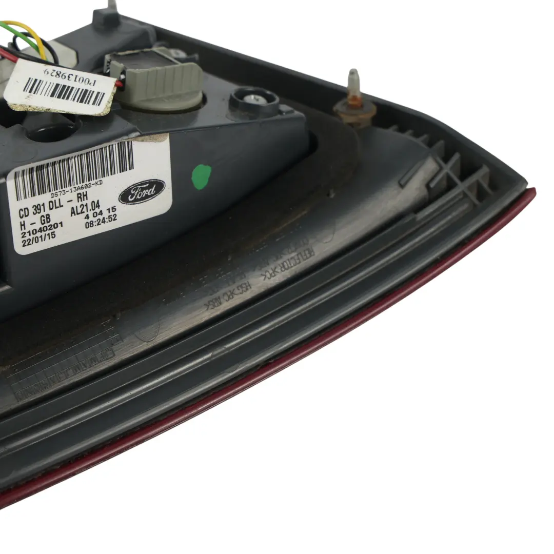 Ford Mondeo MK5 Lampa Tylna W Klapę LED Prawa - SKU DS73-13A602-KD - Numer Części DS73-13A602-KD