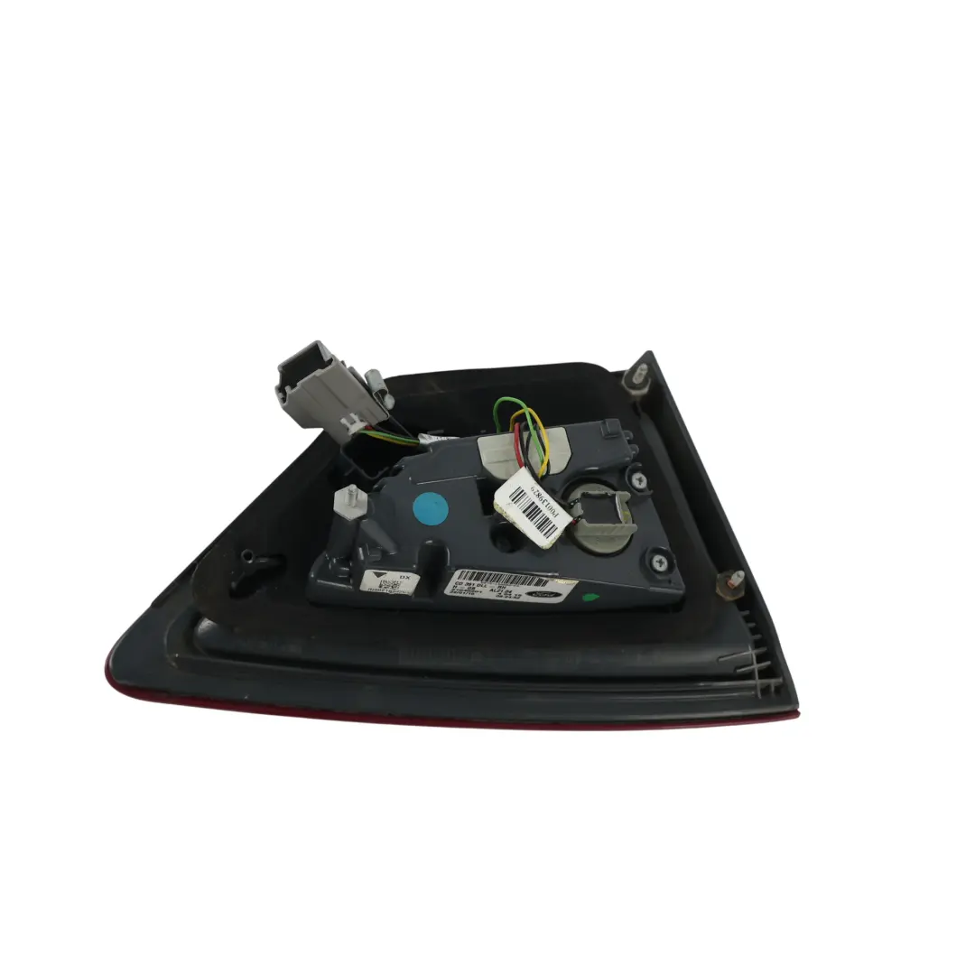 Ford Mondeo MK5 Luz Trasera LED Interior Derecha - SKU DS73-13A602-KD - Número de pieza DS73-13A602-KD