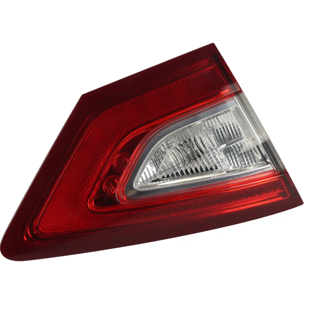 Ford Mondeo MK5 Feu Arrière Intérieur Gauche - SKU DS73-13A603-KD - Numéro de pièce DS73-13A603-KD