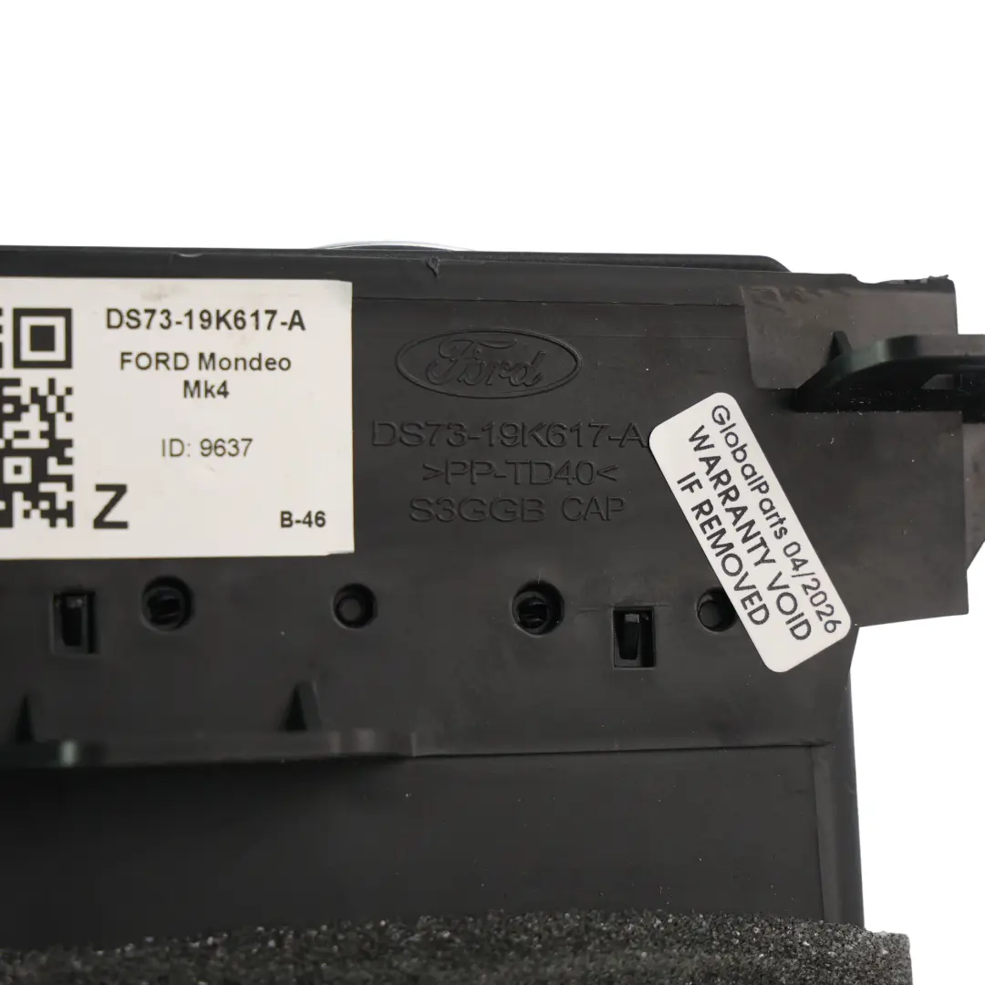 Ford Mondeo MK5 Kratka Nawiewu Środkowa Deski Rozdzielczej - SKU DS73-19K617-A - Numer Części DS73-19K617-A