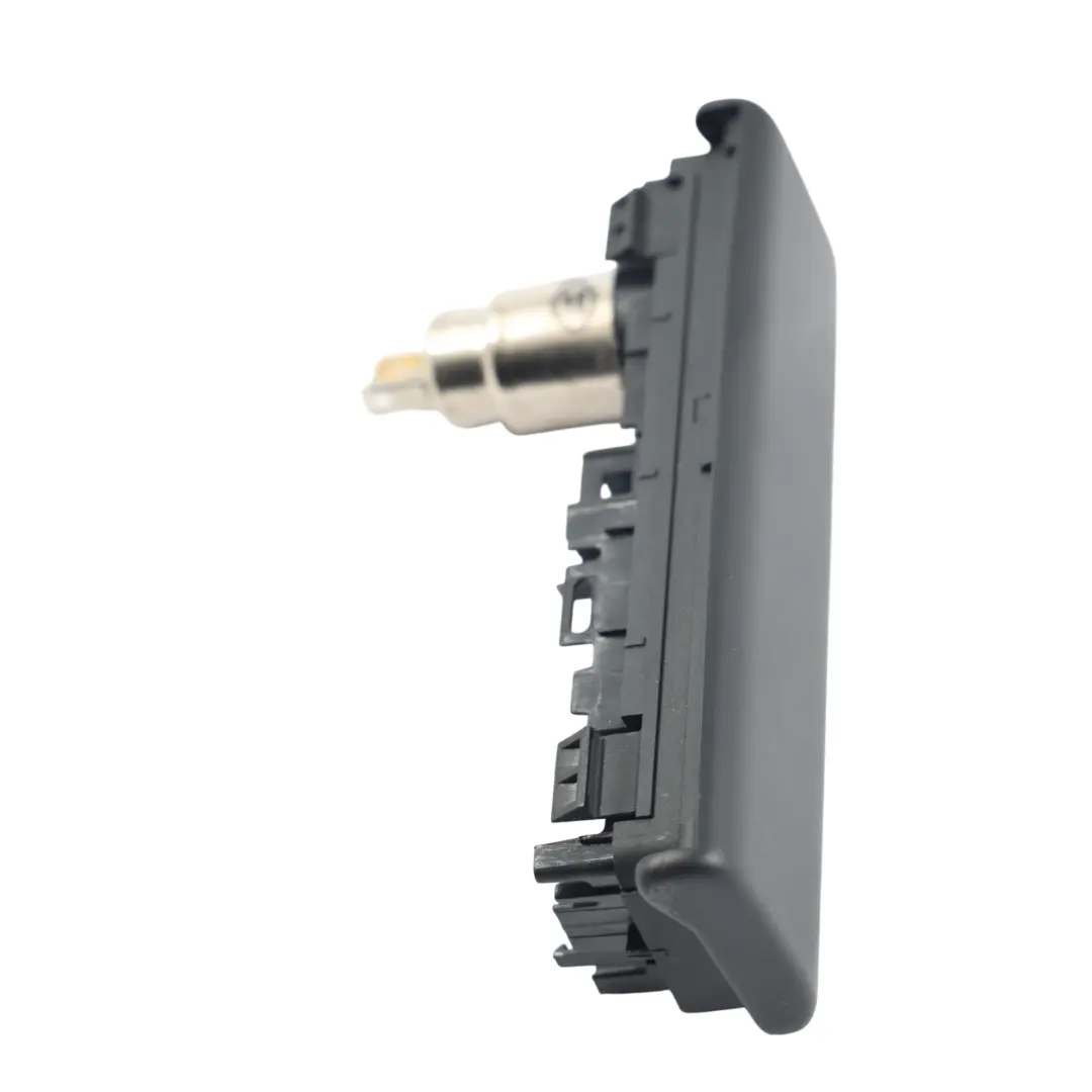 Land Rover Discovery 4 L319 Prise 12V Arrière - SKU EH22-19C166-EA - Numéro de pièce EH22-19C166-EA