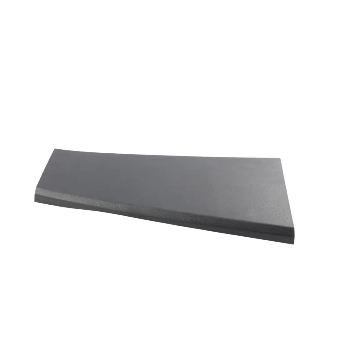 Moldura Inferior Pilar B Derecha para Land Rover Discovery L319 con número de pieza EMG500280PVJ Land Rover Discovery L319 Moldura Inferior Pilar B Derecha - SKU EMG500280PVJ - Número de pieza EMG500280PVJ