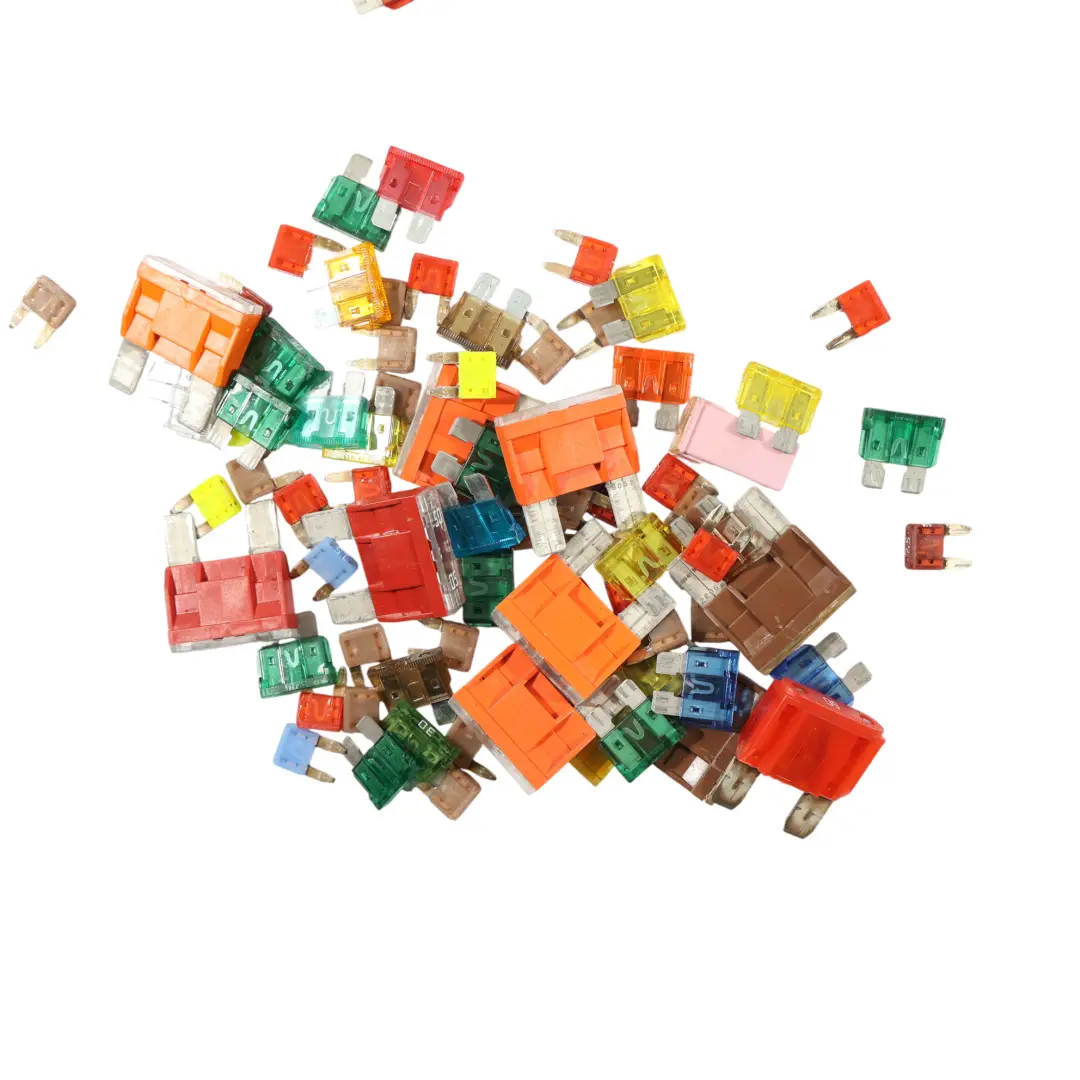 Unbranded Set Fusibili Elettrici Auto 200 Pezzi Lamella - SKU FUSE-SET-200 - Numero di parte FUSE-SET