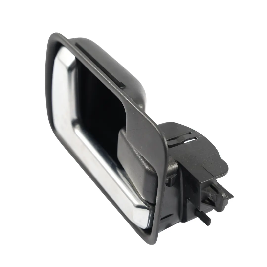 Klamka Wewnętrzna Tylna Prawa do Land Rover Discovery 3 L319 o numerze FVC500400WWE Land Rover Discovery 3 L319 Klamka Wewnętrzna Tylna Prawa - SKU FVC500400WWE - Numer Części FVC500400WWE