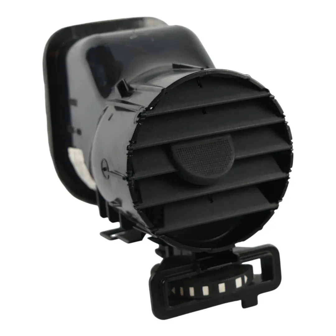 Dashboard Centre Air Vent Front Right O/S to Land Rover Discovery 3 with Part number JBD500140 Land Rover Discovery 3 Dashboard Centre Air Vent Front Right O/S - SKU JBD500140 - Part number JBD500140