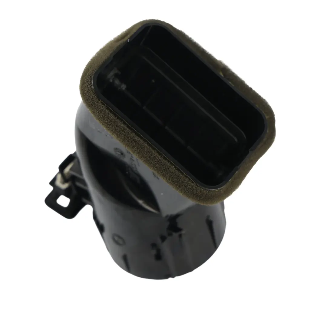 Land Rover Discovery 3 L319 Dashboard Heater Air Inlet Duct Right O/S - SKU JBD500200 - Part number JBD500200