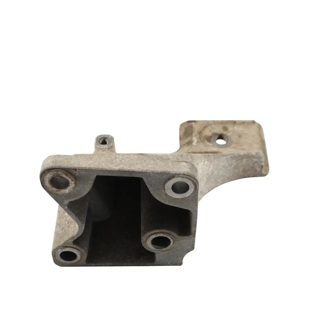 Land Rover Discovery 3 L319 Supporto Motore Staffa Destra - SKU KKU500590 - Numero di parte KKU500590