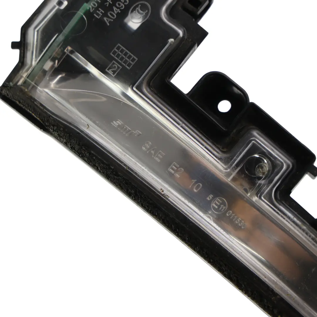 Indicador Espejo Izquierdo LED para Range Rover Discovery L405 con número de pieza LR027946 Range Rover Discovery L405 Indicador Espejo Izquierdo LED - SKU LR027946 - Número de pieza LR027946