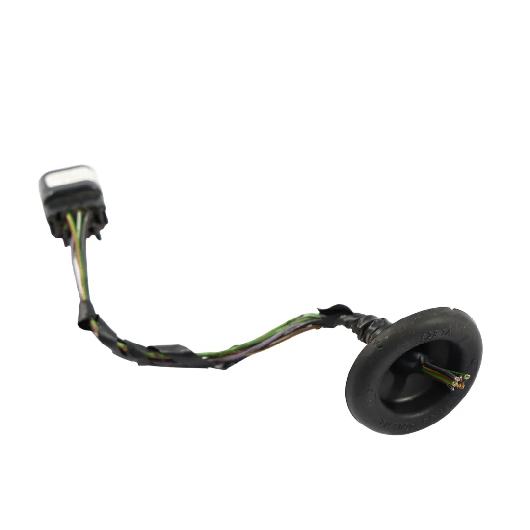 Tail Light Lamp Connector Wire Right O/S to Range Rover Evoque L538 Rear with Part number LR037710 Range Rover Evoque L538 Rear Tail Light Lamp Connector Wire Right O/S - SKU LR037710-2 - Part number LR037710