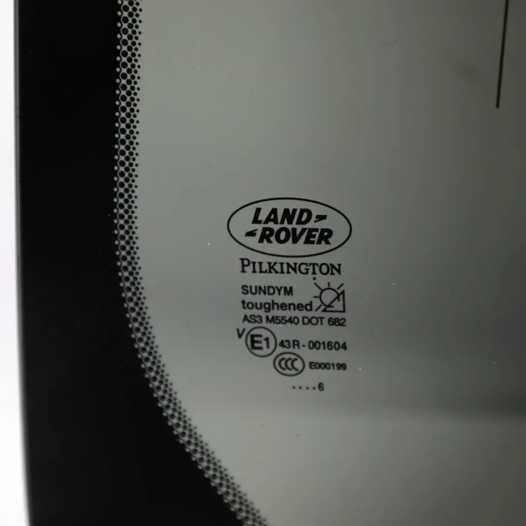 Quarter Window Tinted Rear Right O/S CH22-29710-KB to Land Rover Discovery L319 with Part number LR039048 Land Rover Discovery L319 Quarter Window Tinted Rear Right O/S CH22-29710-KB - SKU LR039048 - Part number LR039048