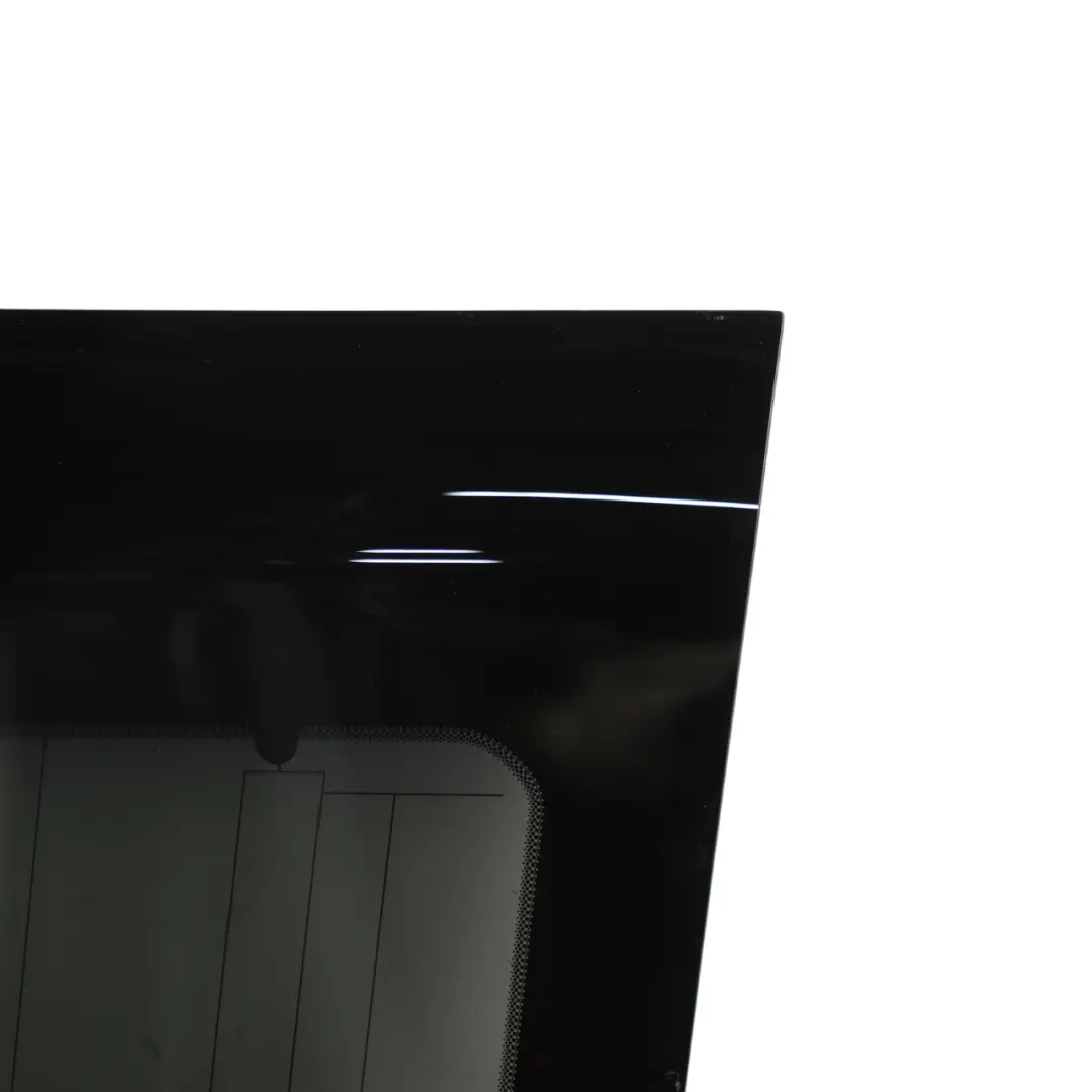 Quarter Window Tinted Rear Right O/S CH22-29710-KB to Land Rover Discovery L319 with Part number LR039048 Land Rover Discovery L319 Quarter Window Tinted Rear Right O/S CH22-29710-KB - SKU LR039048 - Part number LR039048