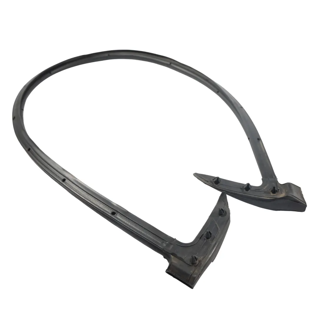 Upper Wheatherstrip Seal to Land Rover Discovery 4 L319 Tailgate with Part number LR044313 Land Rover Discovery 4 L319 Tailgate Upper Wheatherstrip Seal - SKU LR044313 - Part number LR044313