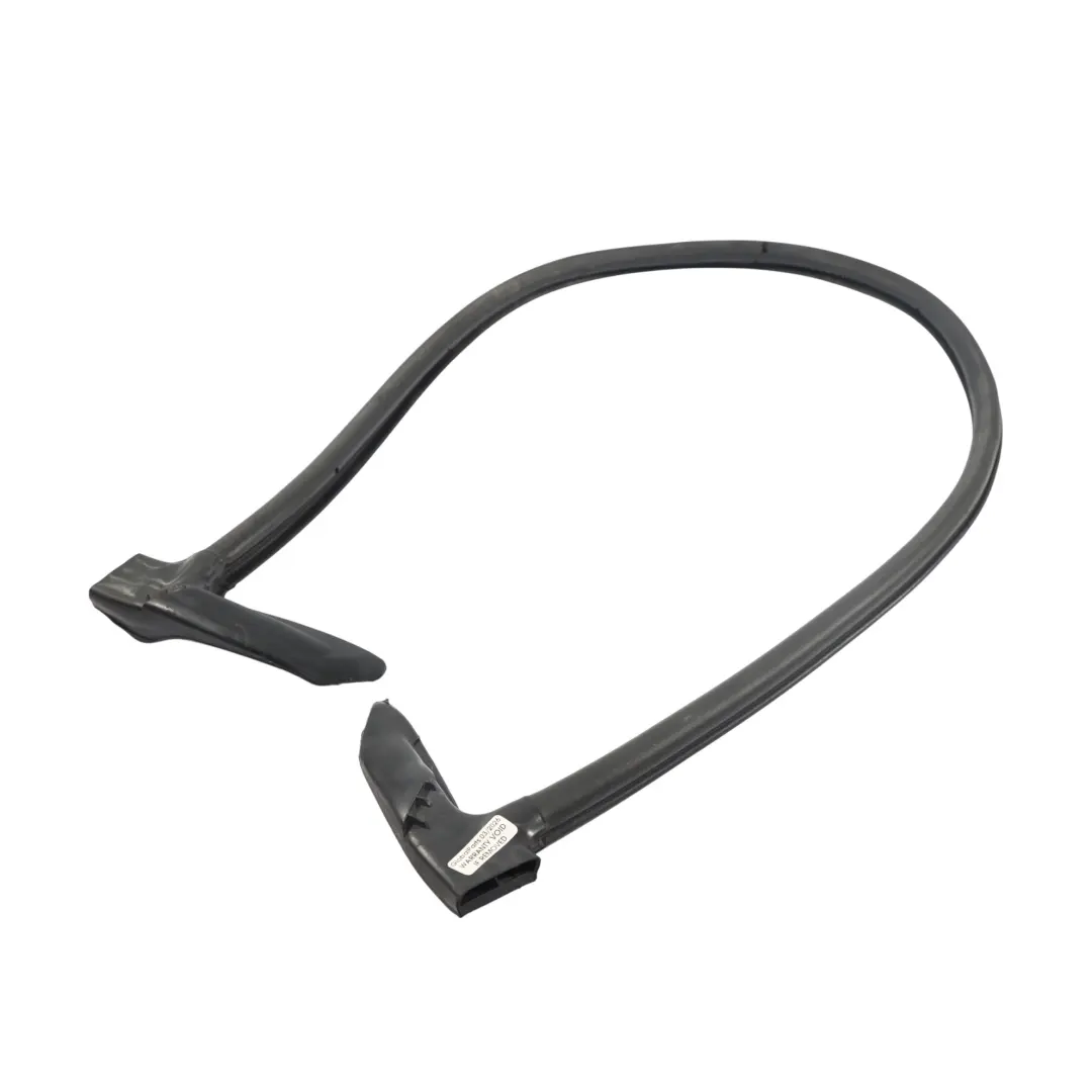 Upper Wheatherstrip Seal to Land Rover Discovery 4 L319 Tailgate with Part number LR044313 Land Rover Discovery 4 L319 Tailgate Upper Wheatherstrip Seal - SKU LR044313 - Part number LR044313