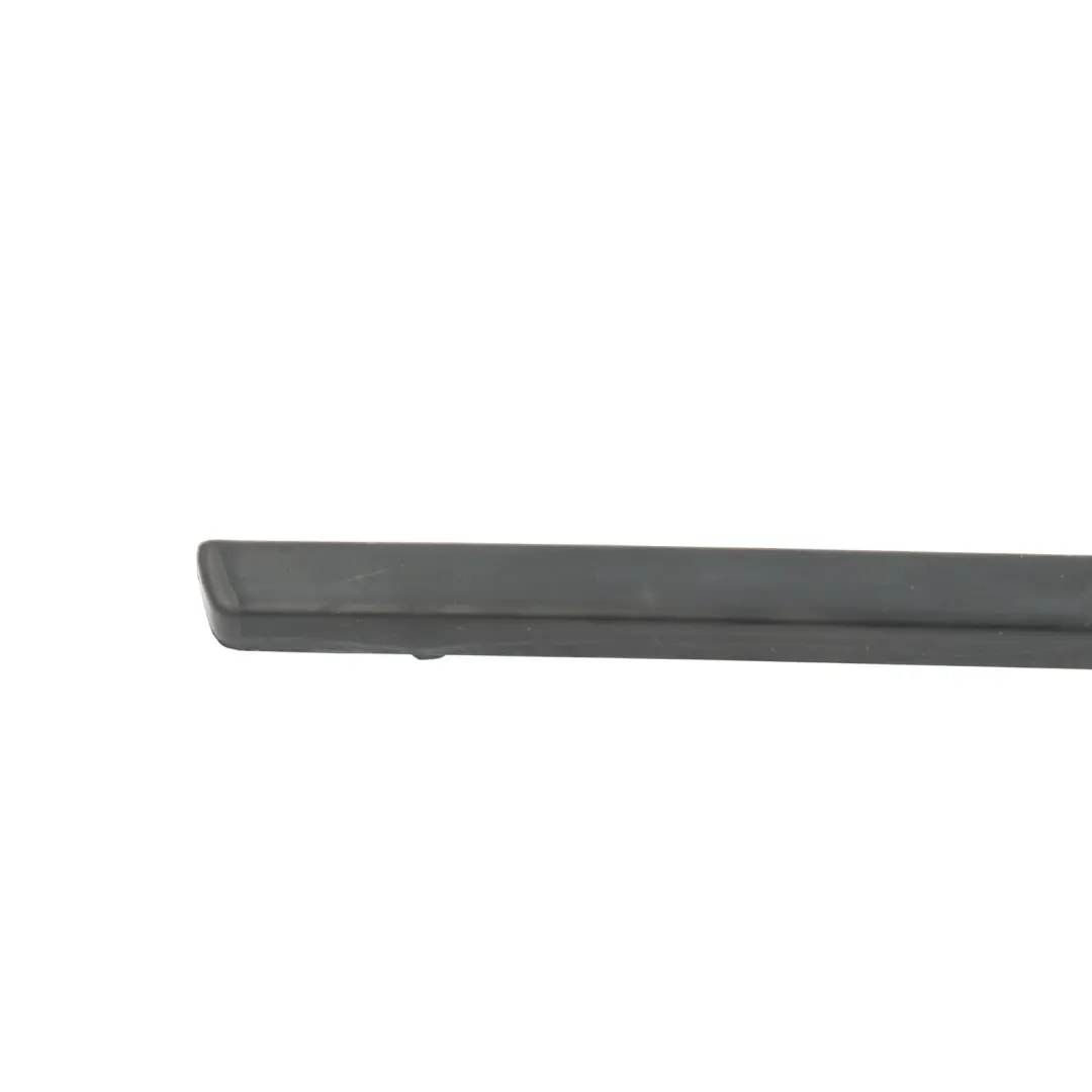 Land Rover Discovery L319 Guarnizione Vetro Porta Ant. Dx 5H22-202W08-AB - SKU LR044649 - Numero di parte LR044649