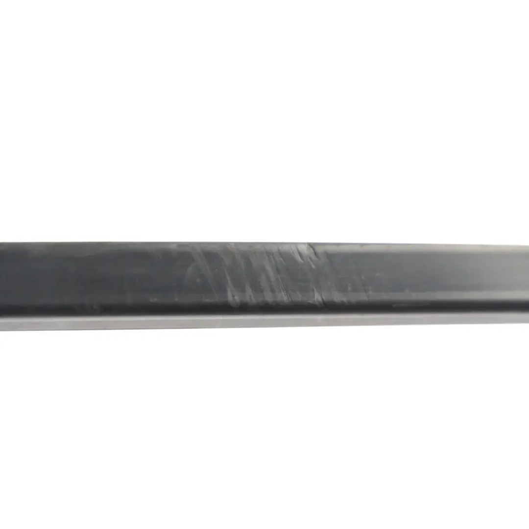 Land Rover Discovery L319 Guarnizione Vetro Porta Ant. Dx 5H22-202W08-AB - SKU LR044649 - Numero di parte LR044649