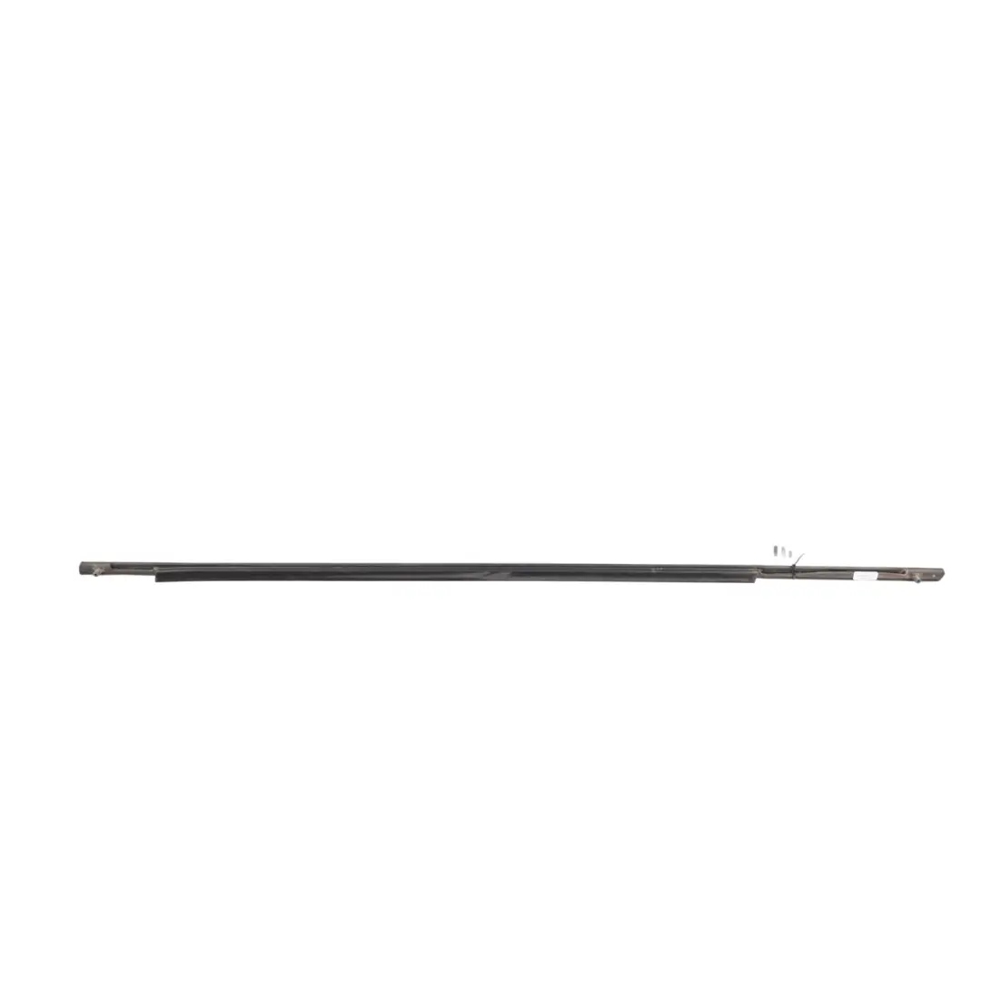 Guarnizione Vetro Porta Ant. Dx 5H22-202W08-AB per Land Rover Discovery L319 con numero di parte LR044649 Land Rover Discovery L319 Guarnizione Vetro Porta Ant. Dx 5H22-202W08-AB - SKU LR044649 - Numero di parte LR044649