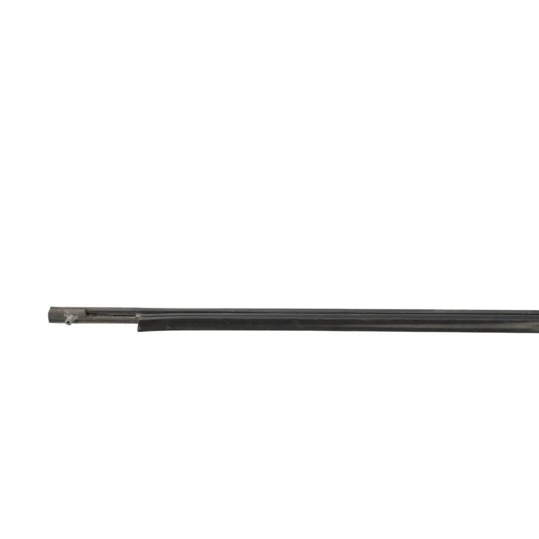 Guarnizione Vetro Porta Ant. Dx 5H22-202W08-AB per Land Rover Discovery L319 con numero di parte LR044649 Land Rover Discovery L319 Guarnizione Vetro Porta Ant. Dx 5H22-202W08-AB - SKU LR044649 - Numero di parte LR044649