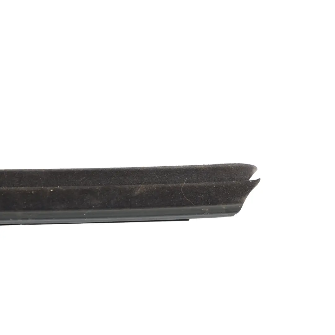 Guarnizione Vetro Porta Anteriore Sinistra BJ3221435AD per Range Rover Evoque L538 con numero di parte LR048292 Range Rover Evoque L538 Guarnizione Vetro Porta Anteriore Sinistra BJ3221435AD - SKU LR048292 - Numero di parte LR048292