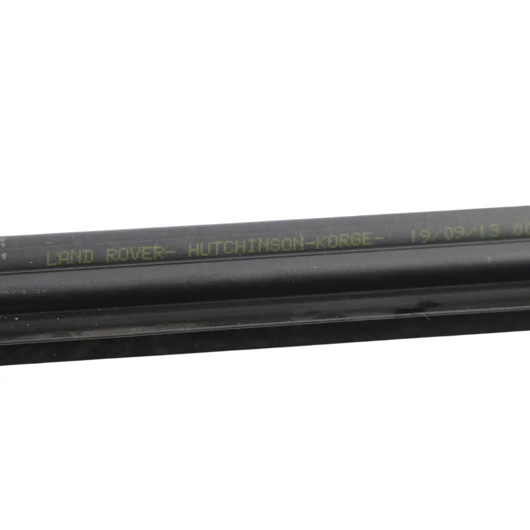 Joint Bande Porte Arrière Droit BJ32-25861-AD pour Range Rover Evoque L538 à propos du numéro de pièce LR048297 Range Rover Evoque L538 Joint Bande Porte Arrière Droit BJ32-25861-AD - SKU LR048297 - Numéro de pièce LR048297