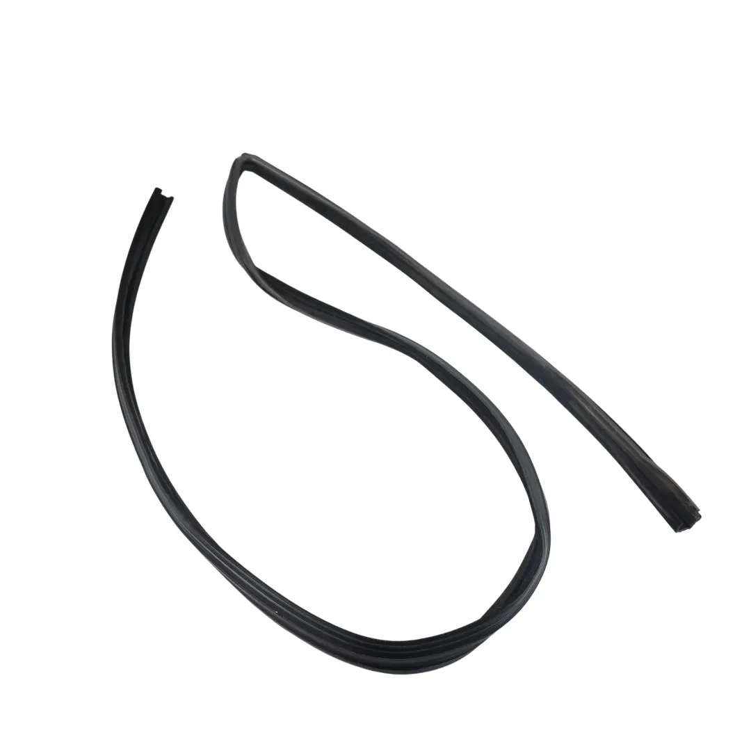 Door Window Run Guide Seal Front Left N/S to Land Rover Discovery 4 L319 with Part number LR048818 Land Rover Discovery 4 L319 Door Window Run Guide Seal Front Left N/S - SKU LR048818 - Part number LR048818